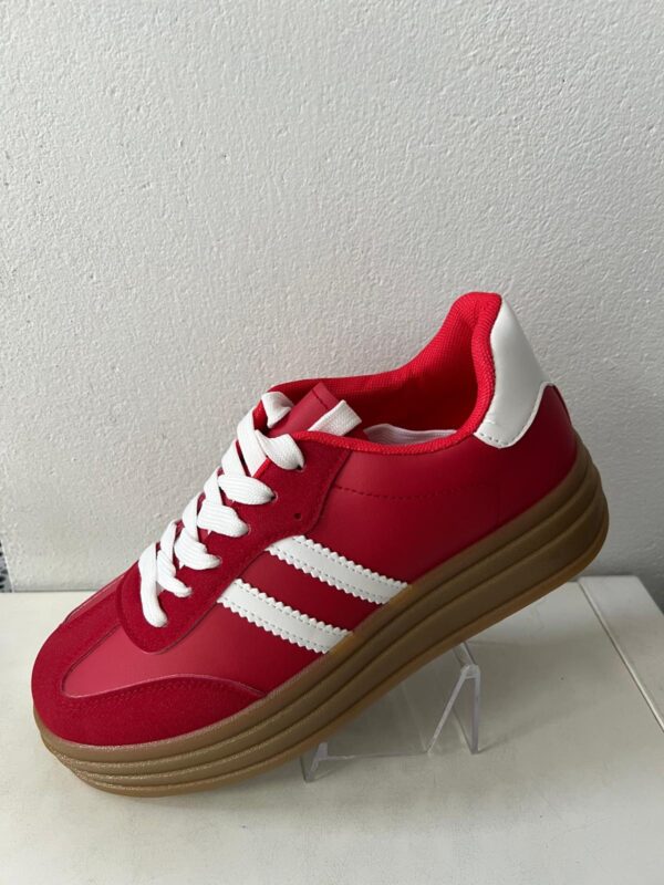 Deportivas Modelo Adidis  Corazón